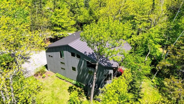 20 Blackberry Lane, Peru, VT 05152