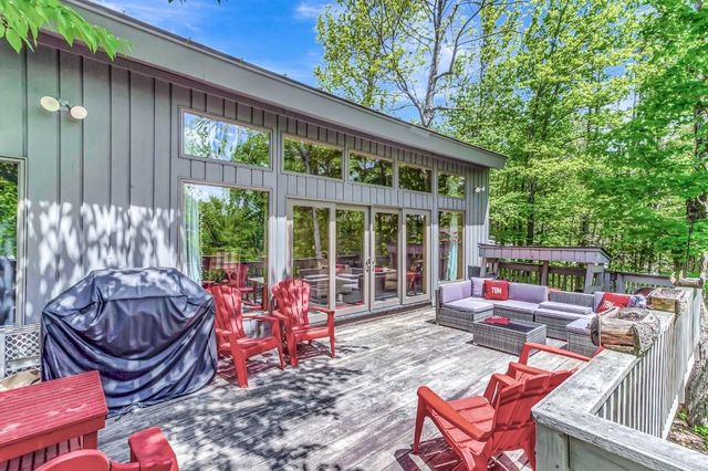 20 Blackberry Lane, Peru, VT 05152