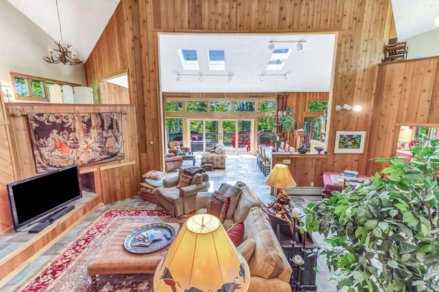 20 Blackberry Lane, Peru, VT 05152