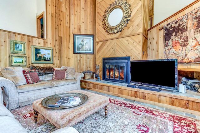 20 Blackberry Lane, Peru, VT 05152
