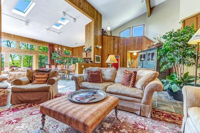 20 Blackberry Lane, Peru, VT 05152