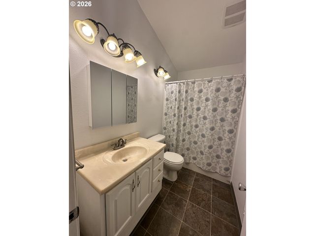 725 N RIVER BEND Rd, Otis, OR 97368