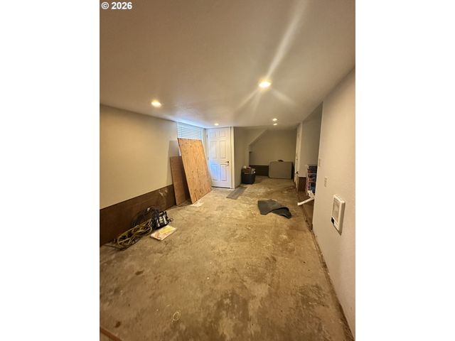 725 N RIVER BEND Rd, Otis, OR 97368