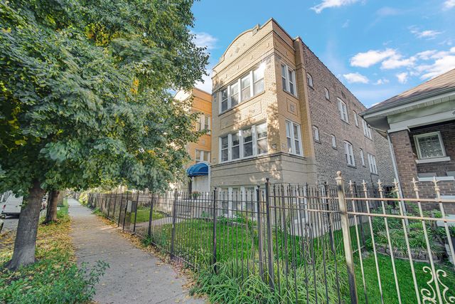 4112 W George Street 2W, Chicago, IL 60641