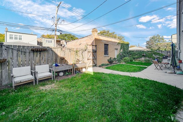 4112 W George Street 2W, Chicago, IL 60641