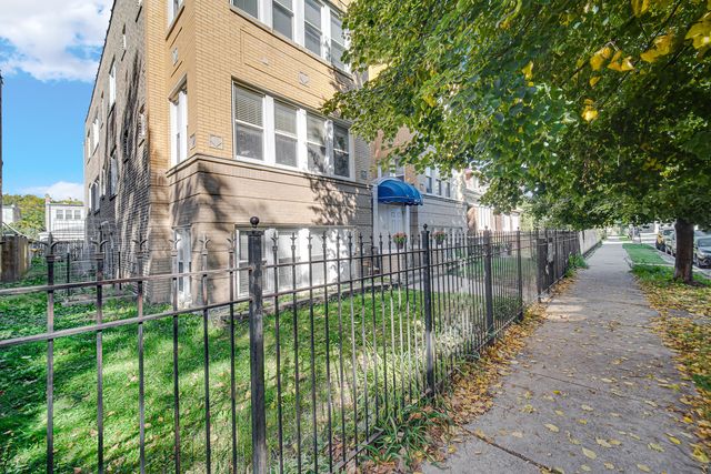 4112 W George Street 2W, Chicago, IL 60641