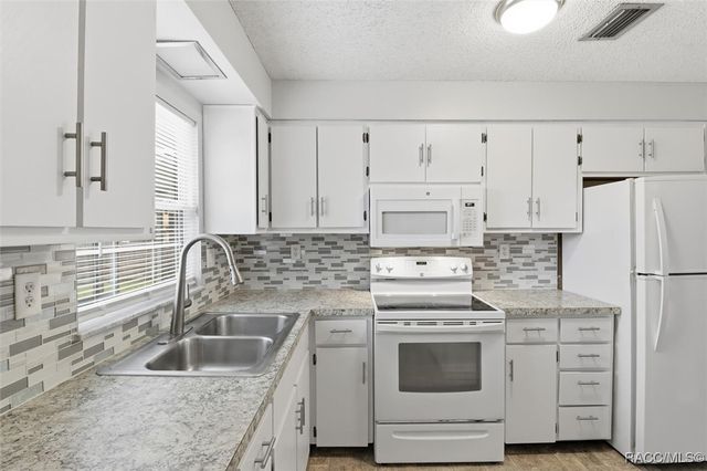 1305 W Sorrento Drive, Citrus Springs, FL 34434