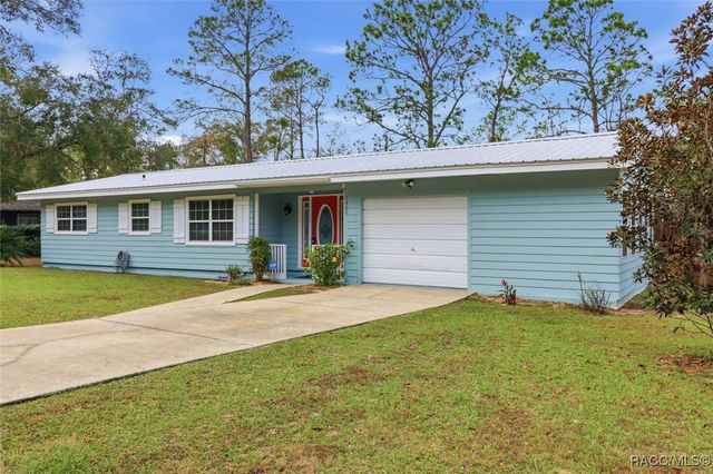 1305 W Sorrento Drive, Citrus Springs, FL 34434