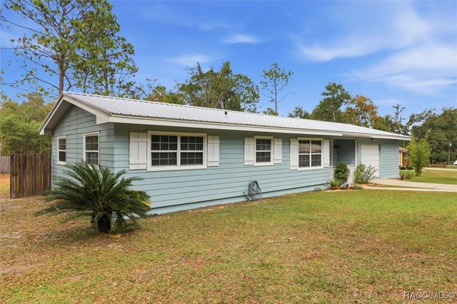 1305 W Sorrento Drive, Citrus Springs, FL 34434