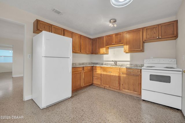 331 London Road, Holly Hill, FL 32117