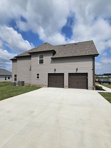734 Shoemaker Ln, Clarksville, TN 37043