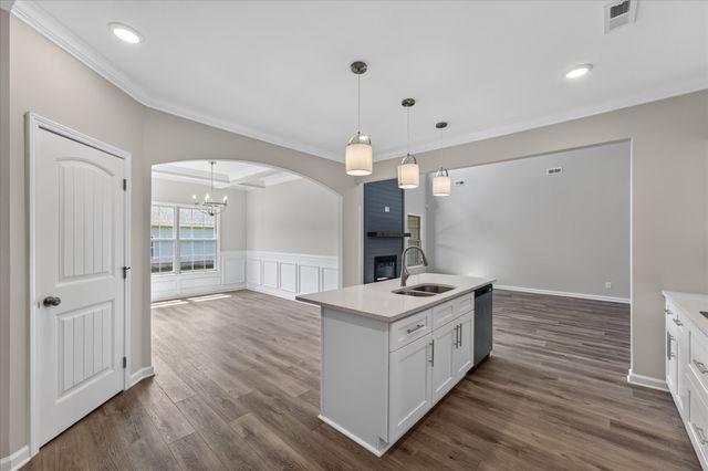 734 Shoemaker Ln, Clarksville, TN 37043