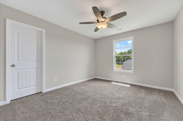 734 Shoemaker Ln, Clarksville, TN 37043