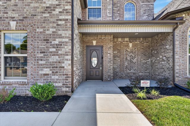734 Shoemaker Ln, Clarksville, TN 37043