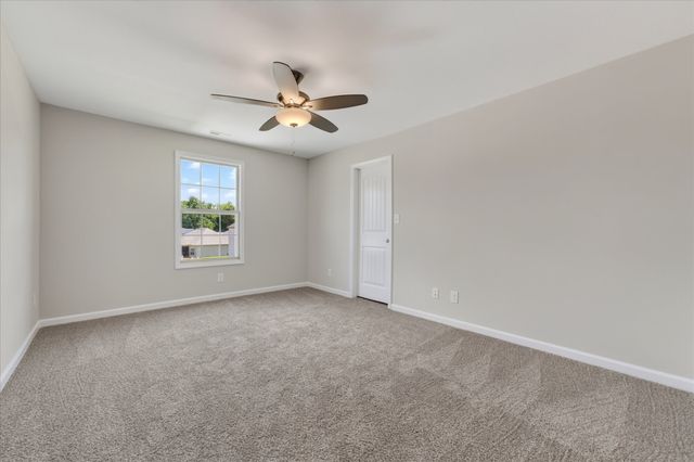 734 Shoemaker Ln, Clarksville, TN 37043