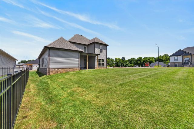 734 Shoemaker Ln, Clarksville, TN 37043
