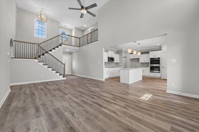 734 Shoemaker Ln, Clarksville, TN 37043