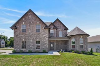 734 Shoemaker Ln, Clarksville, TN 37043