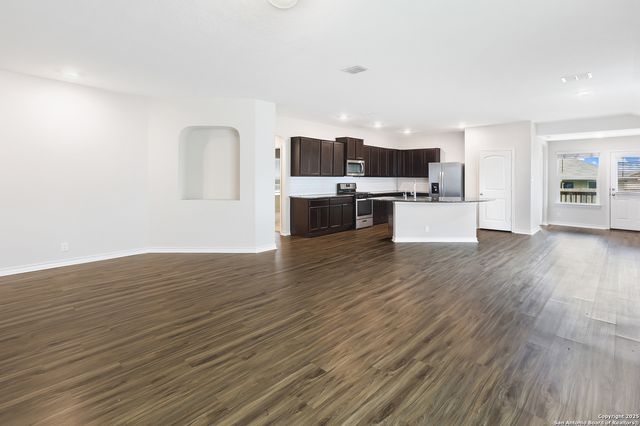 841 Hollimon Pkwy, San Antonio, TX 78253