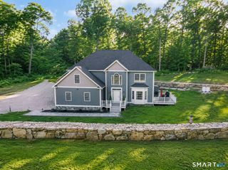 16 Glen Grove Road, Deep River, CT 06417