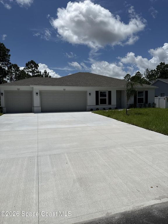 1050 San Matio Street SE, Palm Bay, FL 32909
