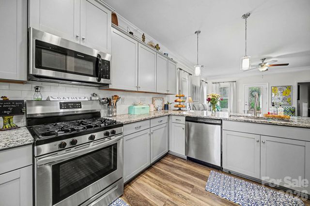 4612 Poinsettia Avenue, Gastonia, NC 28056