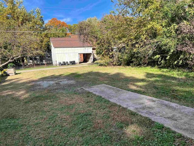 1204 E 11th AVE, Winfield, KS 67156