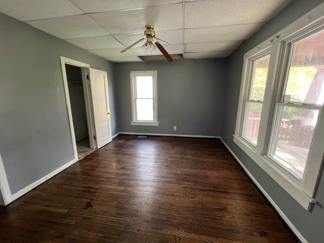 1204 E 11th AVE, Winfield, KS 67156