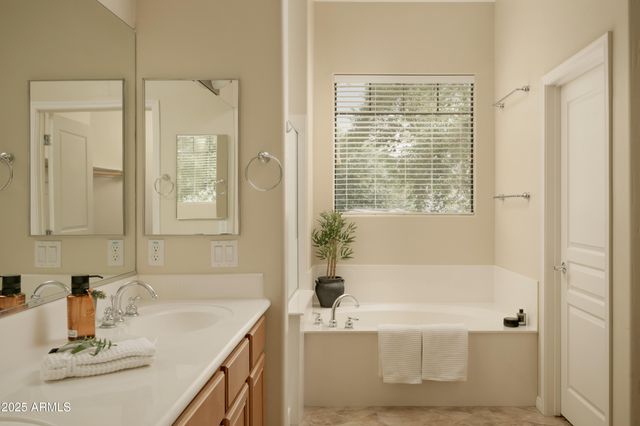 2989 N 44TH Street 2007, Phoenix, AZ 85018