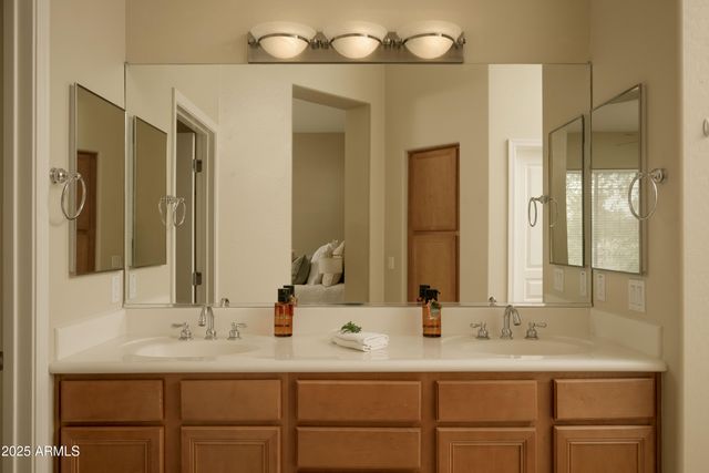 2989 N 44TH Street 2007, Phoenix, AZ 85018