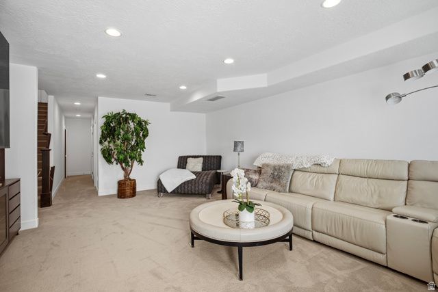 10682 S BRIDLEWOOD LN, Sandy, UT 84092