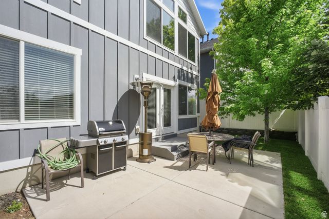 10682 S BRIDLEWOOD LN, Sandy, UT 84092