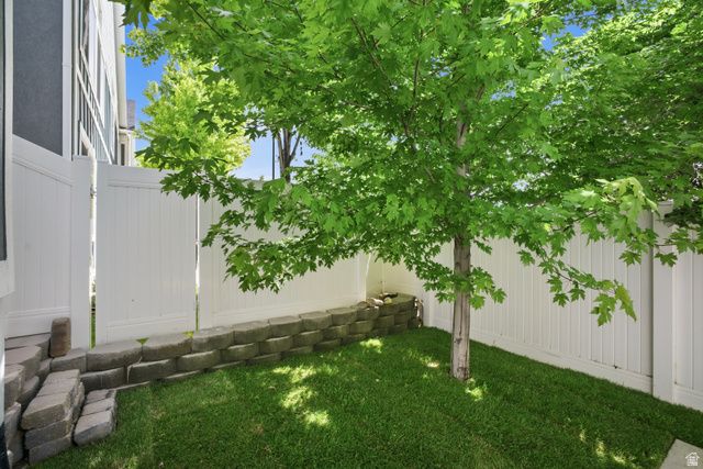 10682 S BRIDLEWOOD LN, Sandy, UT 84092