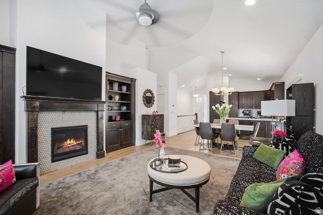 10682 S BRIDLEWOOD LN, Sandy, UT 84092