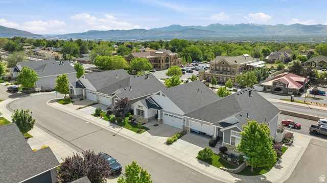 10682 S BRIDLEWOOD LN, Sandy, UT 84092