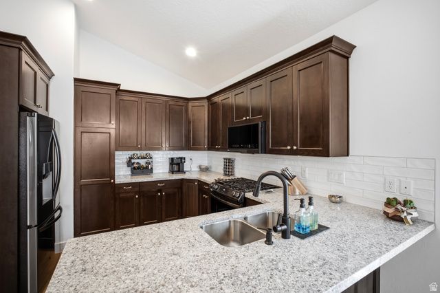 10682 S BRIDLEWOOD LN, Sandy, UT 84092