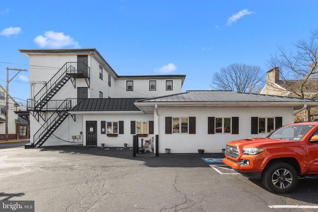 100 W MAPLE AVENUE, Langhorne, PA 19047