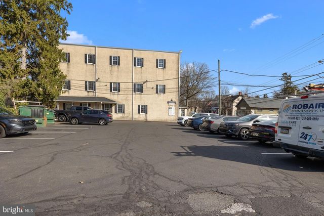 100 W MAPLE AVENUE, Langhorne, PA 19047