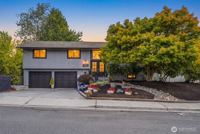 2925 Panaview Blvd, Everett, WA 98203