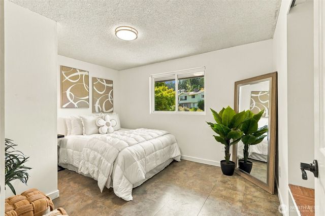 2925 Panaview Blvd, Everett, WA 98203