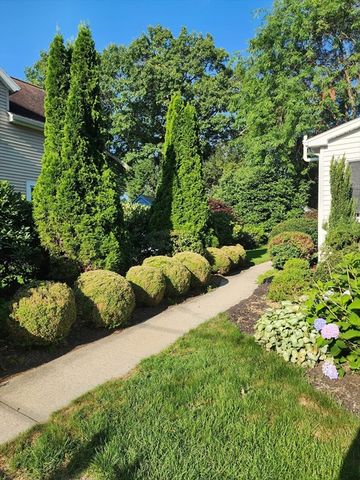 39 Everett Ave, Webster, MA 01570