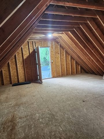 39 Everett Ave, Webster, MA 01570