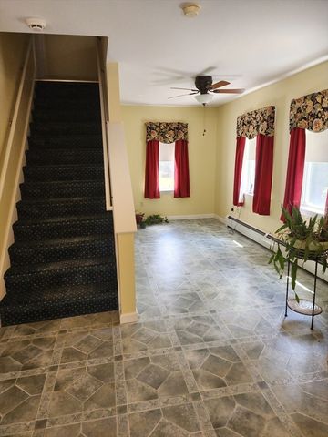 39 Everett Ave, Webster, MA 01570