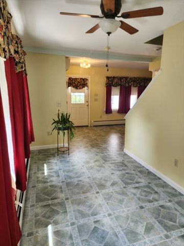 39 Everett Ave, Webster, MA 01570
