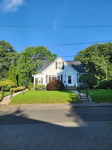 39 Everett Ave, Webster, MA 01570
