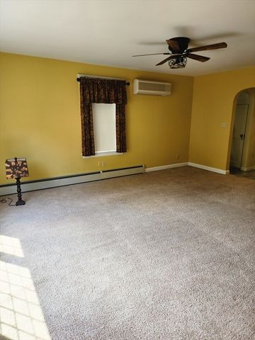 39 Everett Ave, Webster, MA 01570