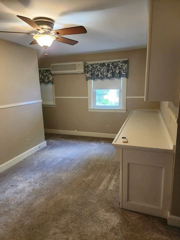 39 Everett Ave, Webster, MA 01570