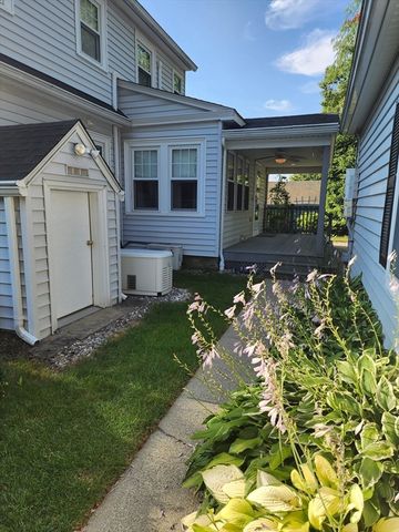 39 Everett Ave, Webster, MA 01570