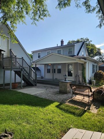 39 Everett Ave, Webster, MA 01570