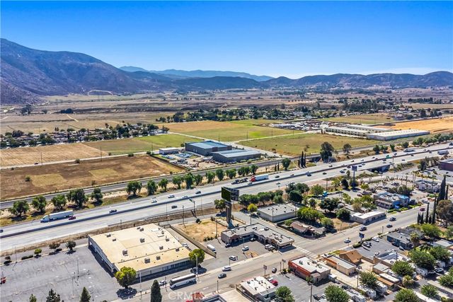 579 W Livingston, Banning, CA 92220
